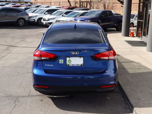 Used 2018 Kia Forte LX image 10