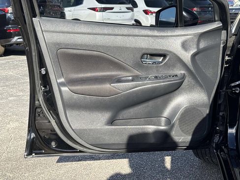 Used 2022 Nissan Versa SV image 18