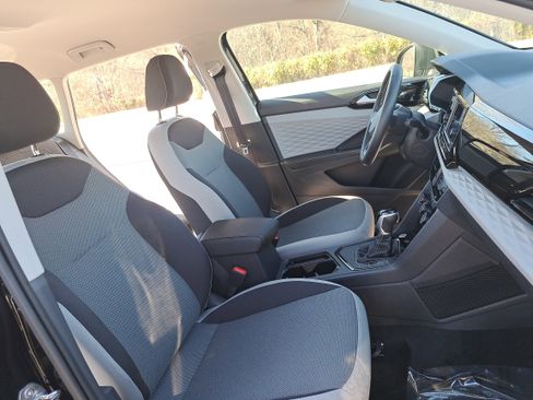 Certified 2024 Volkswagen Taos S w/ MDO Package image 10