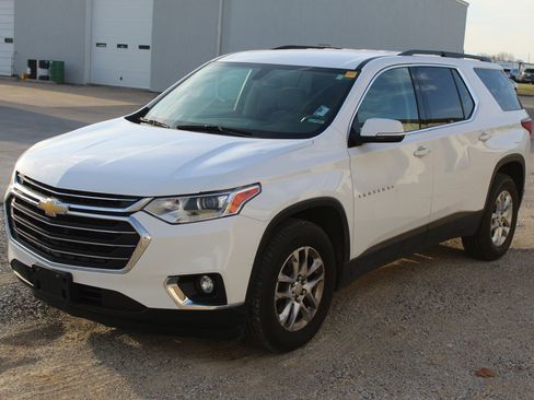 Used 2019 Chevrolet Traverse LT w/ LPO, Floor Liner Package image 2