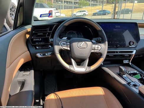 Used 2023 Lexus RX 350 Premium Plus w/ Cold Area Package FWD image 9