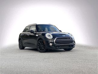 Used 2018 MINI Cooper S video 2