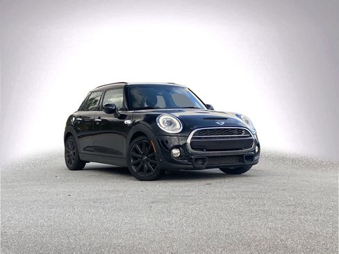 Used 2018 MINI Cooper S image 2