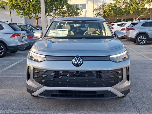 New 2026 Volkswagen Tiguan SE FWD image 2