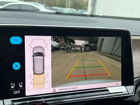 New 2026 Volkswagen Atlas SE FWD image 18