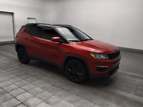 Used 2019 Jeep Compass Latitude FWD image 11