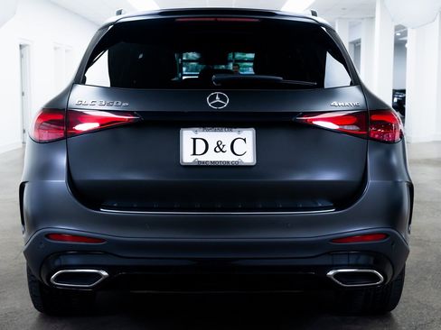 Used 2025 Mercedes-Benz GLC 350e 4MATIC image 5
