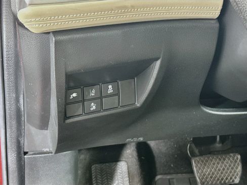 Used 2018 Honda Clarity Plug-In Hybrid image 16