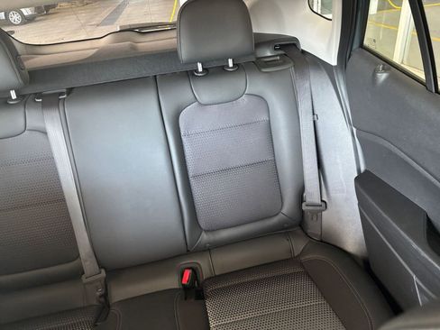 Used 2025 Chevrolet Trax LT w/ LT Convenience Package image 38