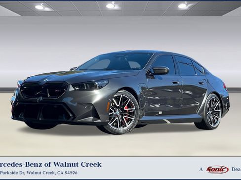Used 2025 BMW M5 w/ Carbon Package image 1