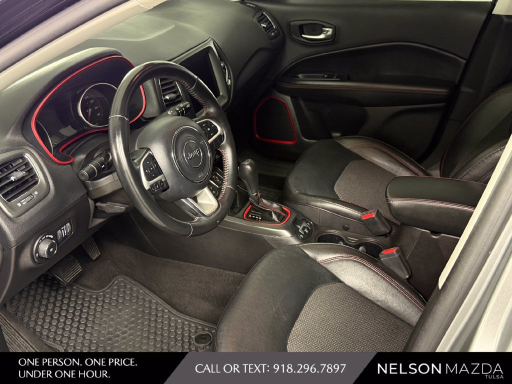 Used 2020 Jeep Compass Trailhawk AWD/4WD image 17