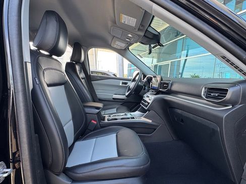 Used 2024 Ford Explorer XLT w/ Equipment Group 202A AWD/4WD image 27