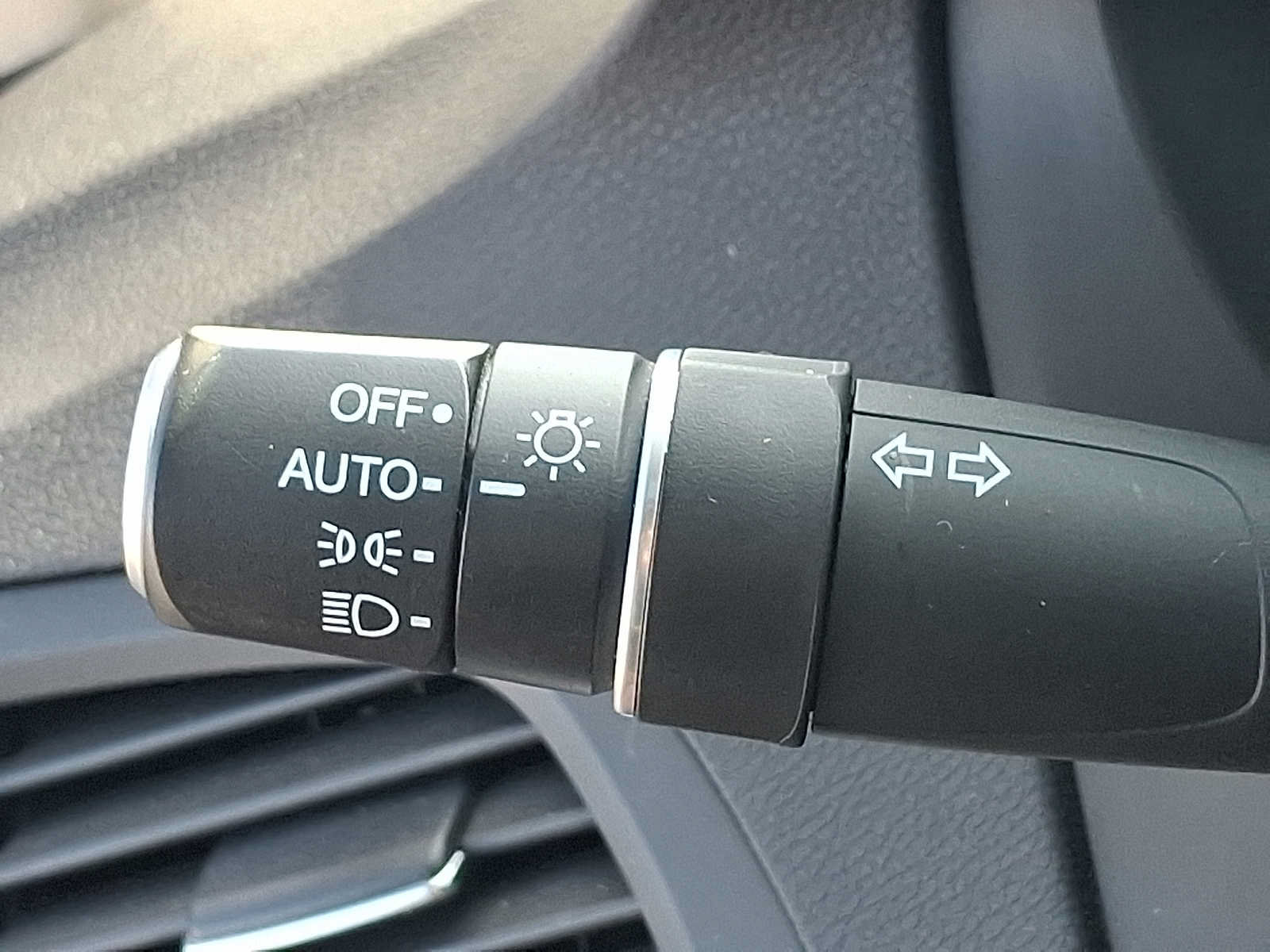 Used 2015 Acura MDX w/ Technology Package AWD/4WD image 26