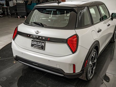 Certified 2025 MINI Cooper S FWD image 16