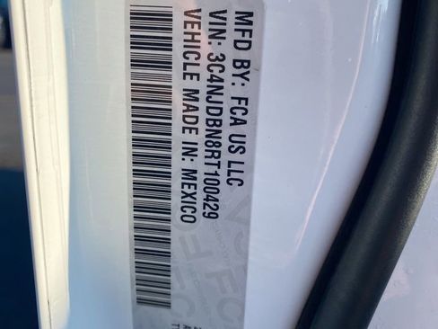 Used 2024 Jeep Compass Latitude image 47