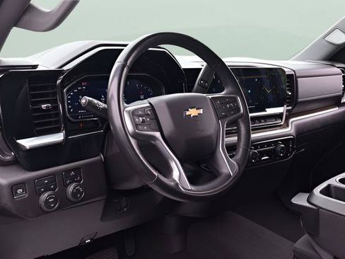 Used 2024 Chevrolet Silverado 2500 LT AWD/4WD image 13