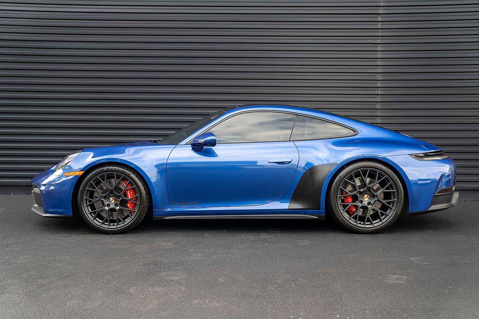 Certified 2026 Porsche 911 Carrera GTS RWD image 2