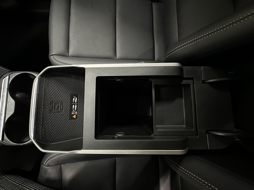 Used 2026 GMC Terrain Elevation w/ Elevation Premium Package FWD image 30