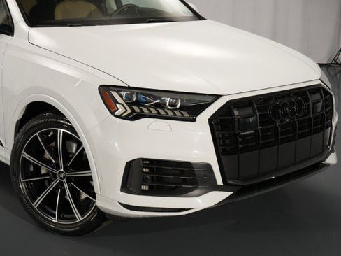 Used 2023 Audi Q7 3.0T Prestige AWD/4WD image 9
