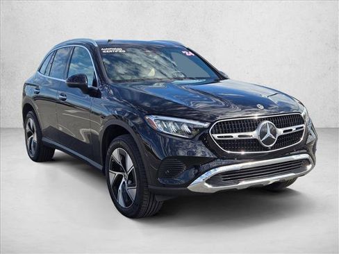 Used 2024 Mercedes-Benz GLC 300 4MATIC image 3
