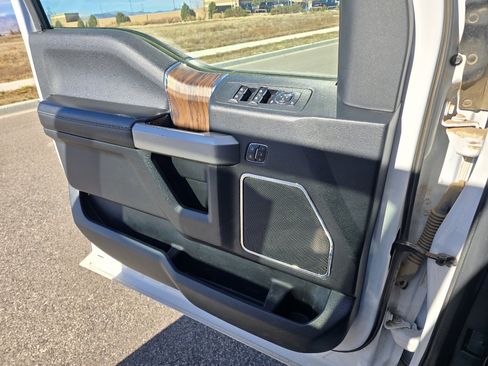 Used 2019 Ford F150 Lariat image 17