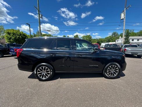 Certified 2025 Ford Expedition Platinum AWD/4WD image 4