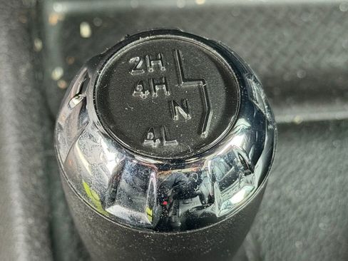 Used 2017 Jeep Wrangler Unlimited Sahara w/ Connectivity Group image 18