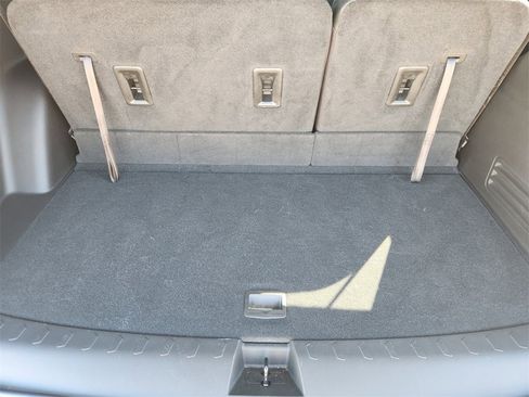 Used 2022 Chevrolet Traverse RS image 32