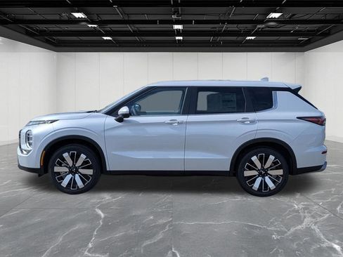 New 2026 Mitsubishi Outlander SE AWD/4WD image 2