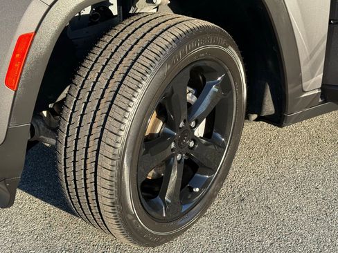 Used 2022 Jeep Grand Cherokee Altitude image 18