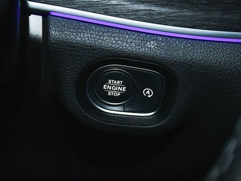 Used 2025 Mercedes-Benz GLS 450 4MATIC image 36