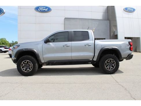 Used 2024 Chevrolet Colorado ZR2 w/ ZR2 Convenience Package III AWD/4WD image 2