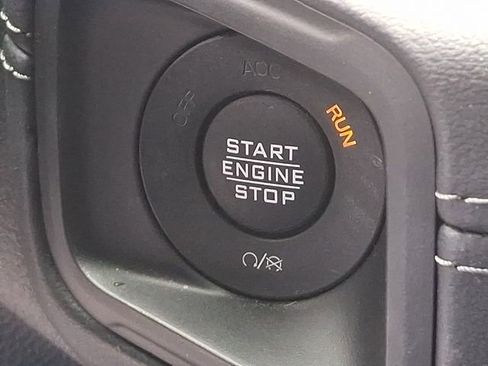 Used 2025 Jeep Wrangler Unlimited Sahara w/ Safety Group AWD/4WD image 26