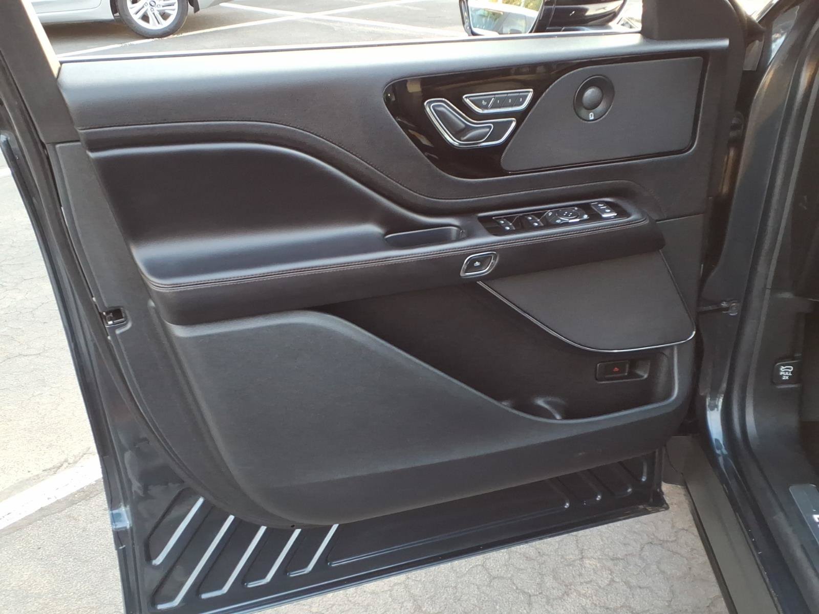 Used 2022 Lincoln Aviator Reserve w/ Elements Package Plus RWD image 14