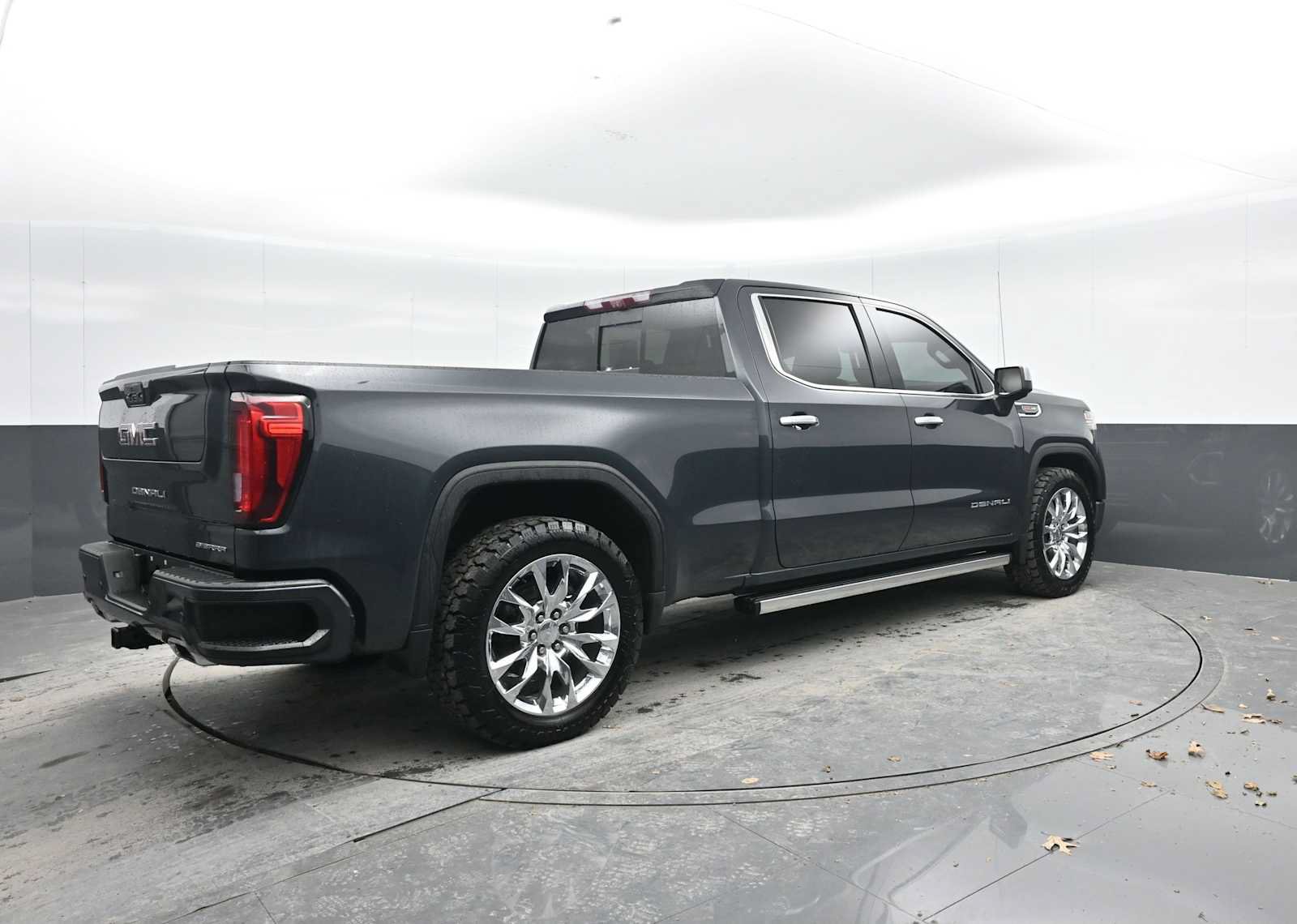 Used 2021 GMC Sierra 1500 Denali w/ Denali Ultimate Package AWD/4WD image 9