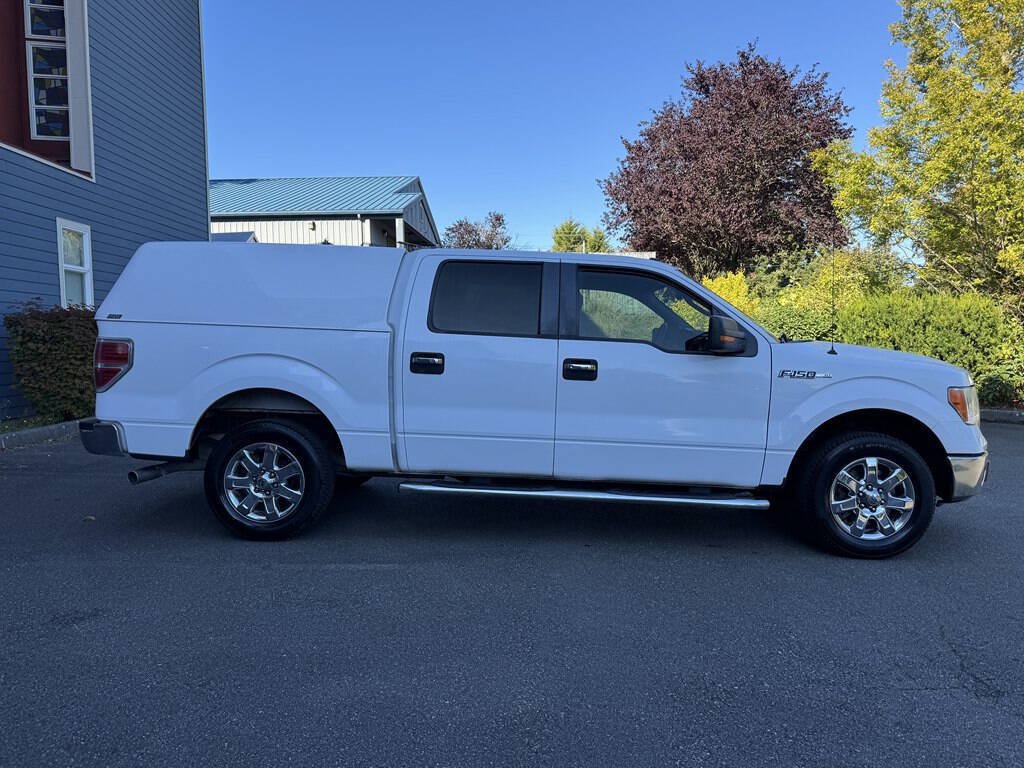Used 2014 Ford F150 XLT w/ XLT Chrome Package RWD image 2