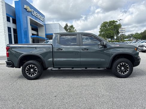 Used 2025 Chevrolet Silverado 1500 ZR2 w/ Technology Package AWD/4WD image 2