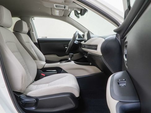 Certified 2026 Honda HR-V LX image 31