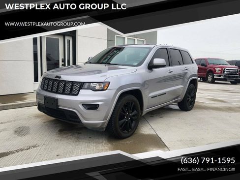 Used 2018 Jeep Grand Cherokee Altitude AWD/4WD image 1