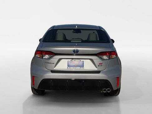 Used 2025 Toyota Corolla SE image 4