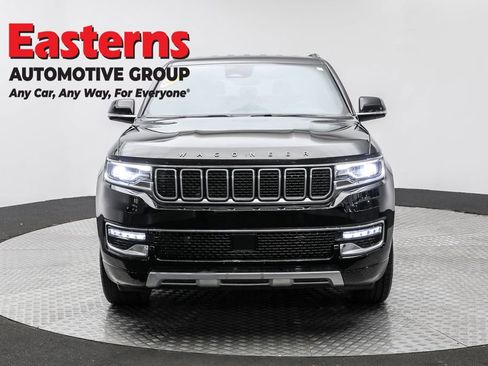 Used 2022 Jeep Wagoneer Series II AWD/4WD image 2