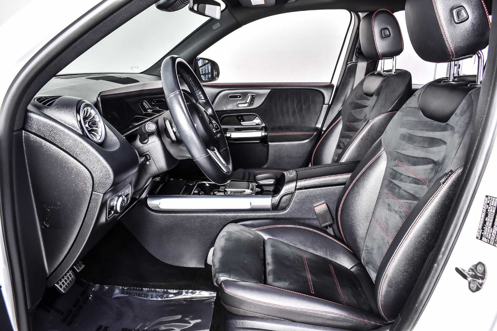 Used 2022 Mercedes-Benz GLB 250 4MATIC w/ AMG Line image 14