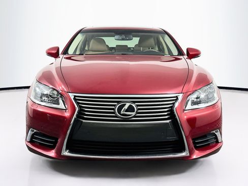 Used 2015 Lexus LS 460 w/ Comfort Package RWD image 2