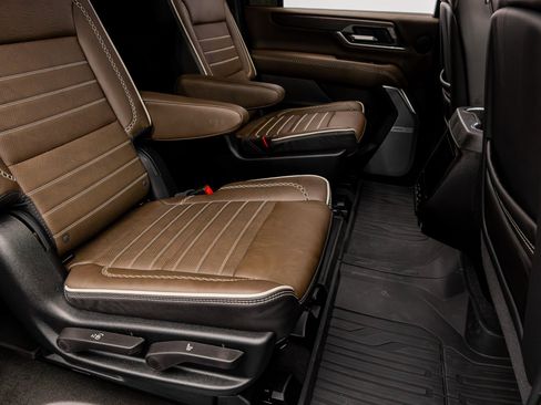 Used 2026 GMC Yukon XL Denali Ultimate w/ LPO, Floor Liner Package AWD/4WD image 30