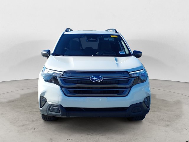 Used 2025 Subaru Forester Premium AWD/4WD image 2