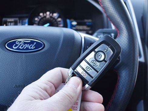 Used 2024 Ford Edge ST-Line image 11