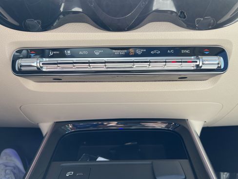 Certified 2023 Mercedes-Benz GLB 250 250 image 29