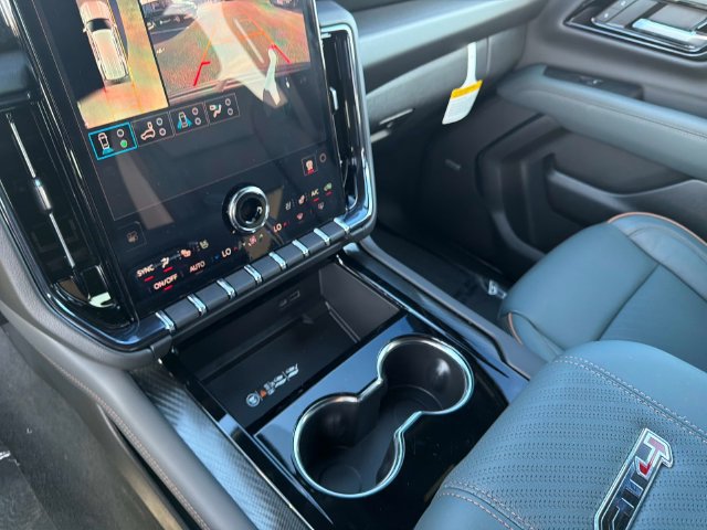New 2026 GMC Yukon AT4 w/ AT4 Premium Package AWD/4WD image 21
