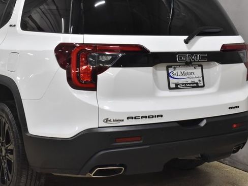 Used 2023 GMC Acadia SLE w/ Driver Convenience Package image 9