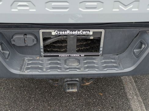 Used 2020 Toyota Tacoma TRD Off-Road image 32